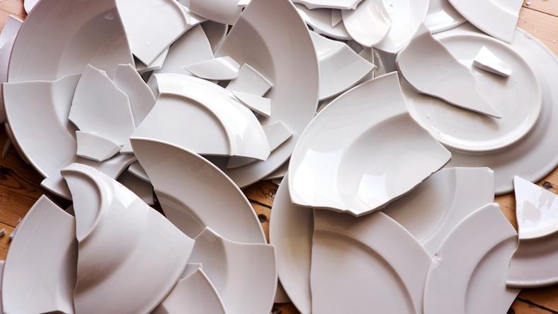 breaking-plates-denmark breaking-plates-denmark