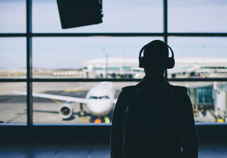 Ear plugs and noise-cancelling headphones Ear plugs and noise-cancelling headphones